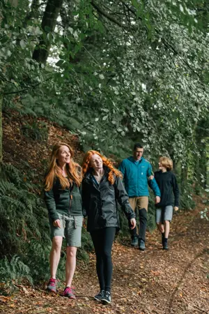 EE family walk